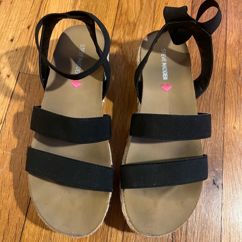 Steve Madden Black and Tan Kids Sandals